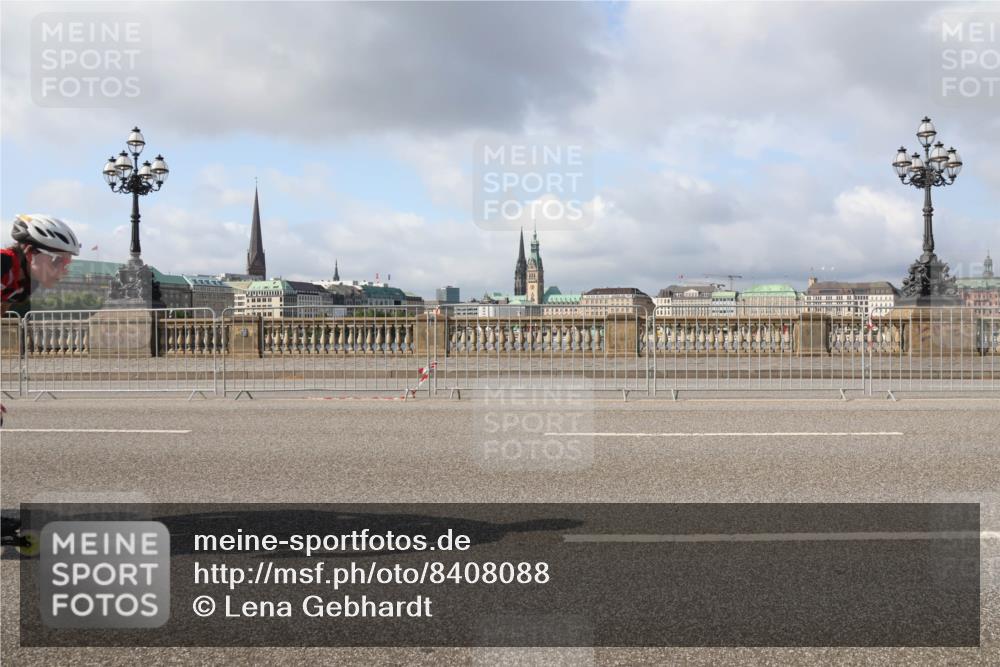 29.06.2025 - hella hamburg halbmarathon Lena Gebhardt http://msf.ph/oto/8408088 29.06.2025 08:55:04 Lombardsbrücke  meine-sportfotos.de