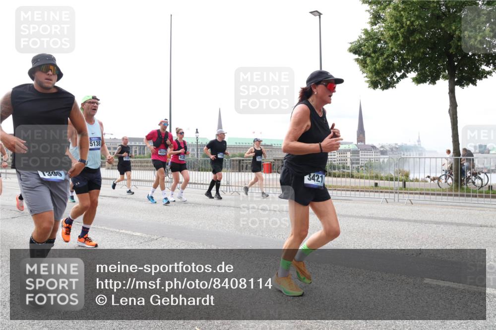 29.06.2025 - hella hamburg halbmarathon Lena Gebhardt http://msf.ph/oto/8408114 29.06.2025 10:24:44 Lombardsbrücke 1345, 5138, 6524, 3421, 1064, 1352, 1395, 1740, 2108, 2132, 2249, 2280, 2477, 2944, 3053, 3099, 3113, 3132, 3421, 3786, 4008, 4010, 4111, 4162, 4221, 4444, 4464, 4719, 5126, 5138, 5829, 5830, 6261, 6478, 6524, 6526, 6570, 7528, 7975, 8167, 8297, 9063, 9573, 10907, 11400, 11651, 11816, 11817, 12070, 12210, 12303, 13111, 13113, 13380, 13573, 13638, 13711, 14143, 14898, 15124, 15942, 15975, 17535, 17954, 18194, 18198 meine-sportfotos.de