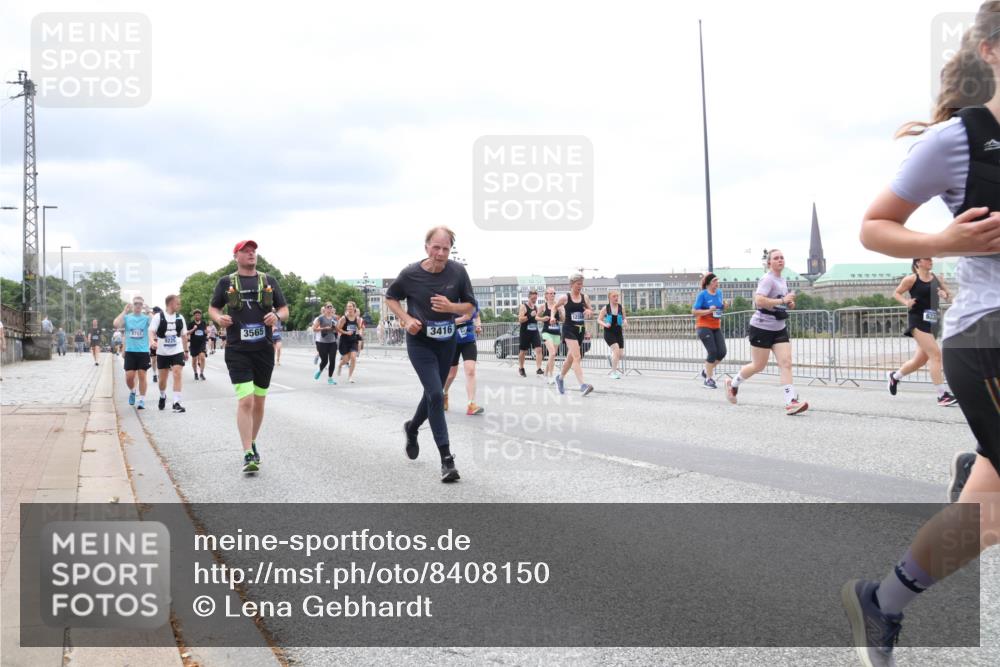 29.06.2025 - hella hamburg halbmarathon Lena Gebhardt http://msf.ph/oto/8408150 29.06.2025 10:58:58 Lombardsbrücke 3416, 1326, 1365, 1380, 1514, 1646, 1751, 1839, 2057, 2449, 2621, 2649, 2861, 2929, 3035, 3231, 3373, 3416, 3536, 3565, 3966, 4042, 4043, 4225, 4294, 4312, 4577, 4648, 5016, 5211, 5400, 5646, 5732, 6010, 6167, 6301, 6330, 6341, 6554, 6588, 6599, 6633, 6638, 6702, 6927, 6969, 7095, 7096, 7288, 7443, 7870, 7910, 7933, 7957, 7967, 8489, 8544, 8545, 8547, 8592, 8631, 8701, 8748, 8750, 8752, 8932, 9179, 9221, 9225, 9563, 9889, 9960, 9982 meine-sportfotos.de