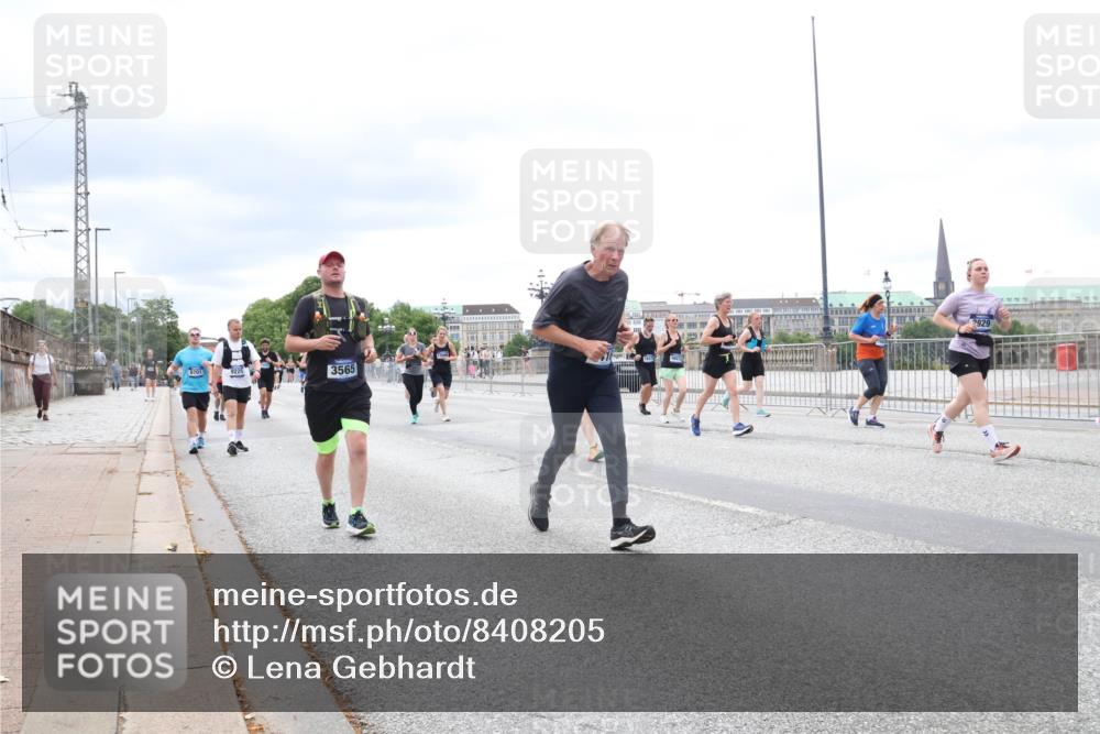 29.06.2025 - hella hamburg halbmarathon Lena Gebhardt http://msf.ph/oto/8408205 29.06.2025 10:58:58 Lombardsbrücke 16572, 8701, 3565, 2929, 1326, 1365, 1380, 1514, 1646, 1751, 1839, 2057, 2449, 2621, 2649, 2861, 2929, 3035, 3231, 3373, 3416, 3536, 3565, 3966, 4042, 4043, 4225, 4294, 4312, 4577, 4648, 5016, 5211, 5400, 5646, 5732, 6010, 6167, 6301, 6330, 6341, 6554, 6588, 6599, 6633, 6638, 6702, 6927, 6969, 7095, 7096, 7288, 7443, 7870, 7910, 7933, 7957, 7967, 8489, 8544, 8545, 8547, 8592, 8631, 8701, 8748, 8750, 8752, 8932, 9179, 9221, 9225, 9563, 9889, 9960, 9982 meine-sportfotos.de