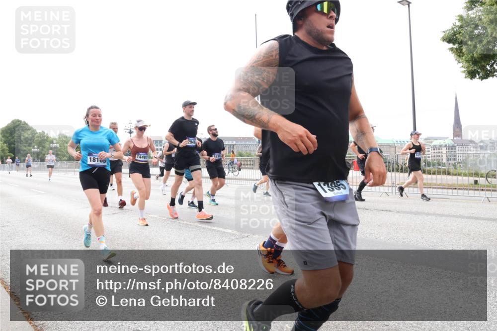 29.06.2025 - hella hamburg halbmarathon Lena Gebhardt http://msf.ph/oto/8408226 29.06.2025 10:24:45 Lombardsbrücke 18105, 14481, 2944, 5830, 1345, 1064, 1352, 1395, 1740, 2108, 2132, 2249, 2280, 2477, 2944, 3053, 3099, 3113, 3132, 3421, 3786, 4008, 4010, 4111, 4162, 4221, 4444, 4464, 4719, 5126, 5138, 5829, 5830, 6261, 6478, 6524, 6526, 6570, 7528, 7975, 8167, 8297, 9063, 9573, 10907, 11400, 11651, 11816, 11817, 12070, 12210, 12303, 13111, 13113, 13380, 13573, 13638, 13711, 14143, 14898, 15124, 15942, 15975, 17185, 17535, 17954, 18194, 18198 meine-sportfotos.de