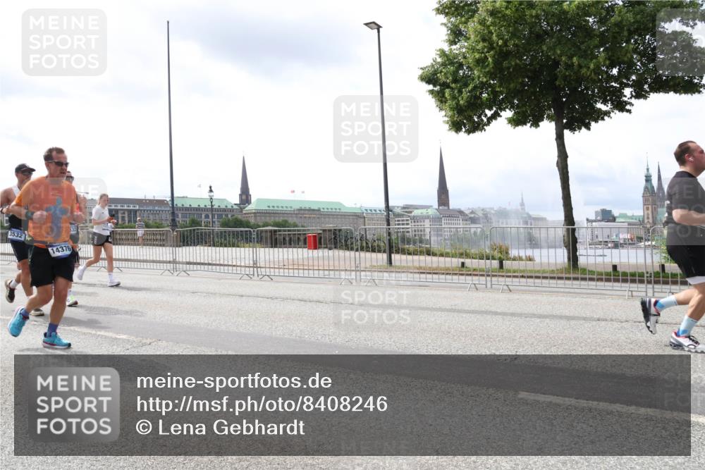 29.06.2025 - hella hamburg halbmarathon Lena Gebhardt http://msf.ph/oto/8408246 29.06.2025 10:41:31 Lombardsbrücke 3532, 14376, 1314, 1317, 1509, 1536, 1542, 1623, 1731, 2153, 2229, 2258, 2805, 3344, 3532, 3533, 3623, 4412, 4415, 4541, 4610, 4638, 4787, 5086, 5225, 5432, 5549, 5688, 5689, 5928, 5942, 6088, 6250, 6320, 6450, 6474, 6618, 6793, 6894, 7022, 7023, 7477, 7661, 7821, 7829, 7968, 8004, 8162, 8163, 8293, 8300, 8301, 8385, 8443, 8586, 8751, 8769, 8848, 8878, 8897, 8992, 9588, 9962, 10181, 10269, 10348, 10407, 10483, 10835, 11011, 11166 meine-sportfotos.de