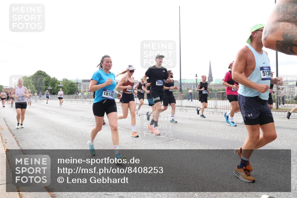 29.06.2025 - hella hamburg halbmarathon Lena Gebhardt http://msf.ph/oto/8408253 29.06.2025 10:24:45 Lombardsbrücke 3132, 18105, 4481, 2944, 5138, 1064, 1352, 1395, 1740, 2108, 2132, 2249, 2280, 2477, 2944, 3053, 3099, 3113, 3132, 3421, 3786, 4008, 4010, 4111, 4162, 4221, 4444, 4464, 4719, 5126, 5138, 5829, 5830, 6261, 6478, 6524, 6526, 6570, 7528, 7975, 8167, 8297, 9063, 9573, 10907, 11400, 11651, 11816, 11817, 12070, 12210, 12303, 13111, 13113, 13380, 13573, 13638, 13711, 14143, 14898, 15124, 15942, 15975, 17185, 17535, 17954, 18194, 18198 meine-sportfotos.de