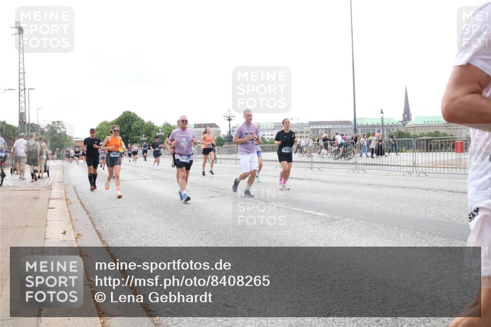 29.06.2025 - hella hamburg halbmarathon Lena Gebhardt http://msf.ph/oto/8408265 29.06.2025 10:50:41 Lombardsbrücke 18067, 20372, 1129, 1208, 1259, 1828, 1930, 2047, 2200, 2358, 2859, 3184, 3203, 3229, 3647, 3680, 3710, 3805, 3838, 3897, 4168, 4642, 4695, 4771, 4848, 4961, 5119, 5131, 6178, 6680, 7133, 7141, 7161, 7505, 7677, 7938, 8200, 8299, 8779, 8833, 8834, 8986, 9096, 9168, 9933, 10029, 10286, 10437, 10552, 10614, 10636, 10744, 11426, 11577, 11696, 11716, 12079, 12392, 12393, 13887, 14102, 14144, 14534, 14591, 14940, 15017, 15230, 15416 meine-sportfotos.de