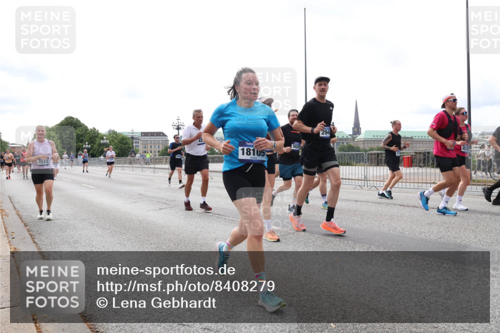 29.06.2025 - hella hamburg halbmarathon Lena Gebhardt http://msf.ph/oto/8408279 29.06.2025 10:24:46 Lombardsbrücke 3132, 181053, 5829, 294, 6526, 1064, 1352, 1395, 1740, 2108, 2132, 2249, 2280, 2477, 2944, 3053, 3099, 3113, 3132, 3421, 3786, 4008, 4010, 4111, 4162, 4221, 4444, 4464, 4719, 5126, 5138, 5829, 5830, 6261, 6478, 6524, 6526, 6570, 7528, 7778, 7975, 8167, 8297, 9063, 9573, 10907, 11400, 11651, 11816, 11817, 12070, 12303, 13111, 13113, 13380, 13573, 13638, 13711, 14143, 14898, 15124, 15942, 15975, 17185, 17535, 17954, 18194, 18198 meine-sportfotos.de