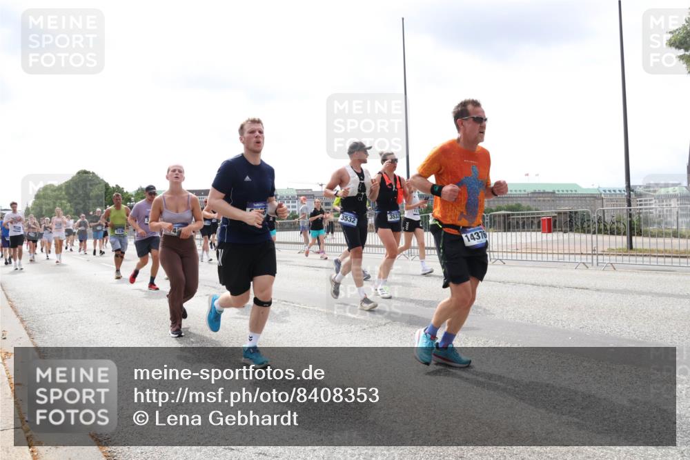 29.06.2025 - hella hamburg halbmarathon Lena Gebhardt http://msf.ph/oto/8408353 29.06.2025 10:41:32 Lombardsbrücke 3532, 3533, 14376, 1314, 1509, 1536, 1542, 1623, 1712, 1731, 2153, 2229, 2258, 2805, 3344, 3532, 3533, 3623, 4412, 4415, 4541, 4610, 4638, 4787, 5086, 5225, 5432, 5688, 5689, 5928, 5942, 6088, 6250, 6320, 6450, 6474, 6618, 6793, 6894, 7022, 7023, 7477, 7661, 7821, 7829, 7968, 8004, 8162, 8163, 8293, 8300, 8301, 8385, 8443, 8586, 8751, 8769, 8848, 8878, 8897, 8992, 9588, 9962, 10181, 10269, 10348, 10407, 10483, 10835, 11011, 11166 meine-sportfotos.de