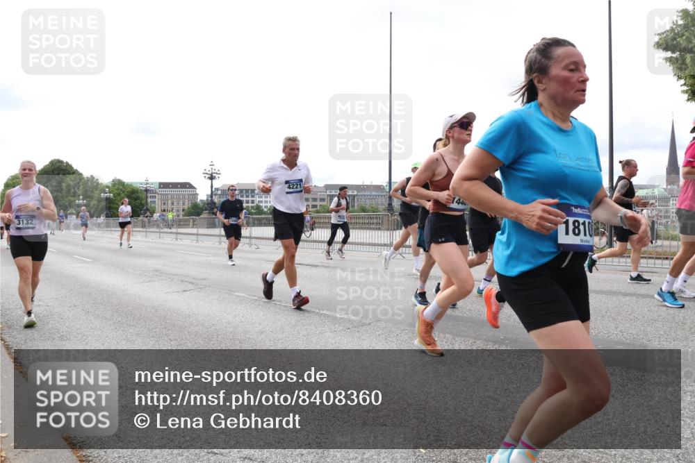 29.06.2025 - hella hamburg halbmarathon Lena Gebhardt http://msf.ph/oto/8408360 29.06.2025 10:24:46 Lombardsbrücke 3132, 4221, 1440, 1810, 1064, 1352, 1395, 1740, 2108, 2132, 2249, 2280, 2477, 2944, 3053, 3099, 3113, 3132, 3421, 3786, 4008, 4010, 4111, 4162, 4221, 4444, 4464, 4719, 5126, 5138, 5829, 5830, 6261, 6478, 6524, 6526, 6570, 7528, 7778, 7975, 8167, 8297, 9063, 9573, 10907, 11400, 11651, 11816, 11817, 12070, 12303, 13111, 13113, 13380, 13573, 13638, 13711, 14143, 14898, 15124, 15942, 15975, 17185, 17535, 17954, 18194, 18198 meine-sportfotos.de