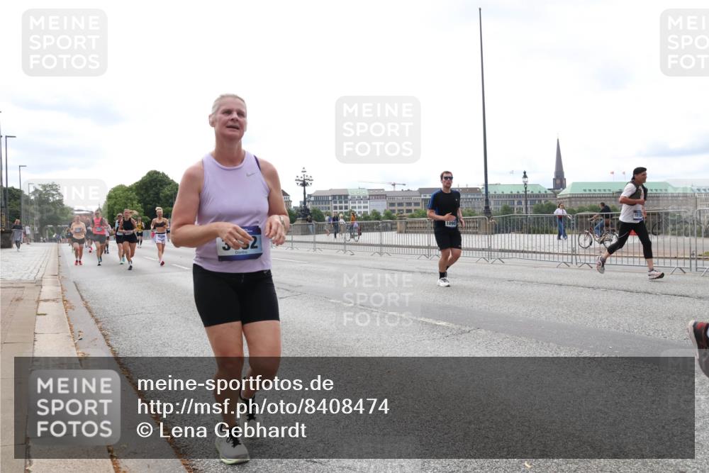 29.06.2025 - hella hamburg halbmarathon Lena Gebhardt http://msf.ph/oto/8408474 29.06.2025 10:24:48 Lombardsbrücke 1512, 1090, 1064, 1352, 1395, 1740, 2108, 2132, 2249, 2280, 2477, 2944, 3053, 3099, 3113, 3132, 3421, 3786, 4008, 4010, 4111, 4162, 4221, 4444, 4464, 5126, 5138, 5829, 5830, 6261, 6478, 6570, 7778, 7975, 9573, 10907, 11400, 11651, 11816, 11817, 12070, 12303, 13111, 13113, 13380, 13573, 13638, 14143, 14649, 14898, 15124, 15153, 15942, 15975, 17185, 17535, 17954, 18194, 18198 meine-sportfotos.de