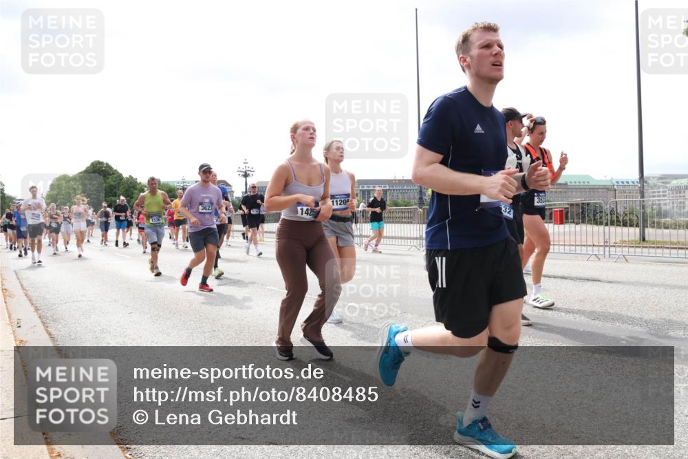 29.06.2025 - hella hamburg halbmarathon Lena Gebhardt http://msf.ph/oto/8408485 29.06.2025 10:41:33 Lombardsbrücke 1536, 3623, 1425, 11200, 32, 1314, 1509, 1536, 1542, 1623, 1712, 1731, 2153, 2229, 2258, 2805, 3344, 3532, 3533, 3623, 4412, 4415, 4541, 4610, 4638, 4787, 5086, 5225, 5432, 5688, 5689, 5928, 5942, 6088, 6250, 6320, 6450, 6474, 6618, 6793, 6894, 7022, 7023, 7477, 7661, 7821, 7968, 8004, 8162, 8163, 8293, 8300, 8301, 8385, 8443, 8586, 8751, 8769, 8848, 8878, 8897, 8992, 9588, 9962, 10181, 10269, 10348, 10407, 10483, 10835, 11011, 11166 meine-sportfotos.de