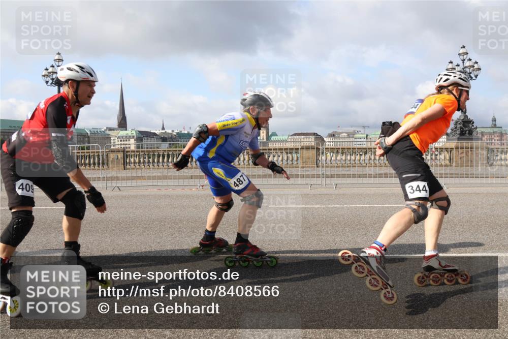 29.06.2025 - hella hamburg halbmarathon Lena Gebhardt http://msf.ph/oto/8408566 29.06.2025 08:55:05 Lombardsbrücke 409, 344, 487 meine-sportfotos.de