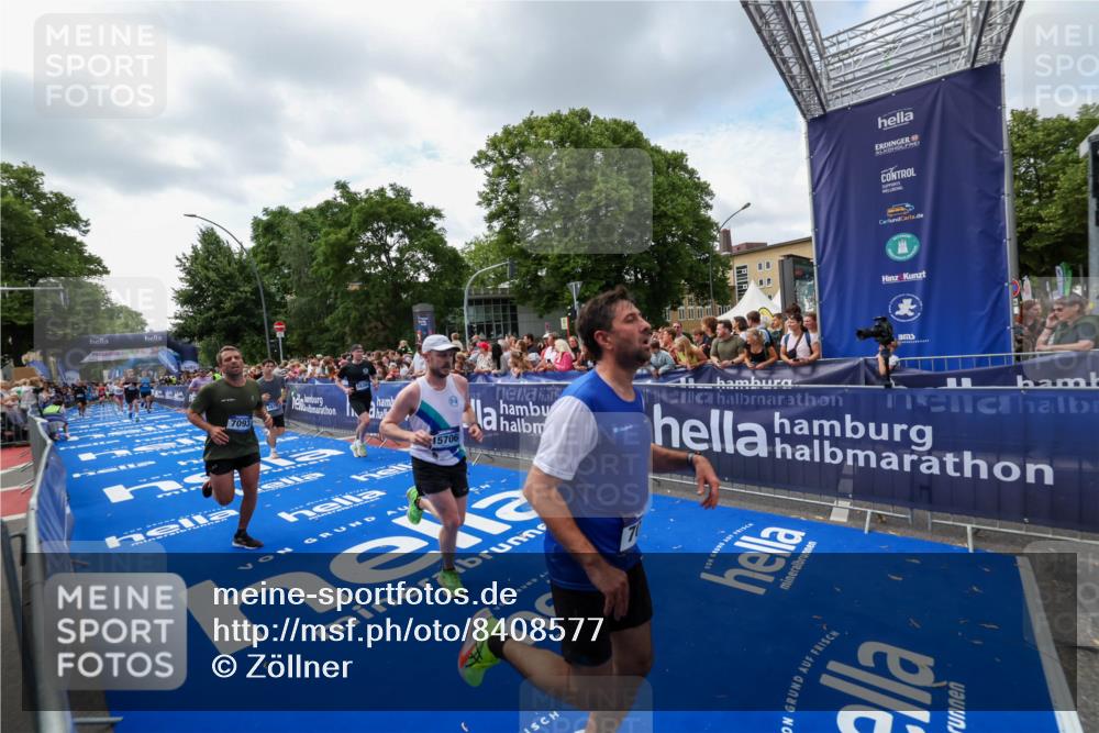 29.06.2025 - hella hamburg halbmarathon Zöllner http://msf.ph/oto/8408577 29.06.2025 10:43:19 Ziel 1675, 3109, 3124, 3146, 7026, 7093, 10099, 15706, 16314, 16997, 18304 meine-sportfotos.de