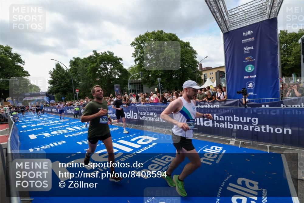 29.06.2025 - hella hamburg halbmarathon Zöllner http://msf.ph/oto/8408594 29.06.2025 10:43:19 Ziel 1675, 3109, 3124, 3146, 7026, 7093, 10099, 15706, 16314, 16997, 18304 meine-sportfotos.de