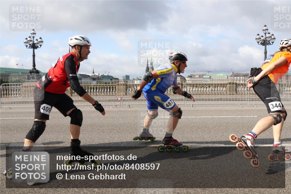 29.06.2025 - hella hamburg halbmarathon Lena Gebhardt http://msf.ph/oto/8408597 29.06.2025 08:55:05 Lombardsbrücke 409, 344, 487 meine-sportfotos.de