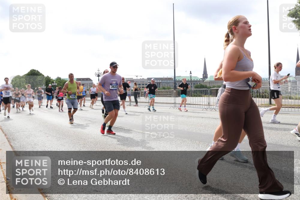 29.06.2025 - hella hamburg halbmarathon Lena Gebhardt http://msf.ph/oto/8408613 29.06.2025 10:41:33 Lombardsbrücke 1043, 1536, 3623, 1314, 1509, 1536, 1542, 1623, 1712, 1731, 2153, 2229, 2258, 2805, 3344, 3532, 3533, 3623, 4412, 4415, 4541, 4610, 4638, 4787, 5086, 5225, 5432, 5688, 5689, 5928, 5942, 6088, 6250, 6320, 6450, 6474, 6618, 6793, 6894, 7022, 7023, 7477, 7661, 7821, 7968, 8004, 8162, 8163, 8293, 8300, 8301, 8385, 8443, 8586, 8751, 8769, 8848, 8878, 8897, 8992, 9588, 9962, 10181, 10269, 10348, 10407, 10483, 10835, 11011, 11166 meine-sportfotos.de