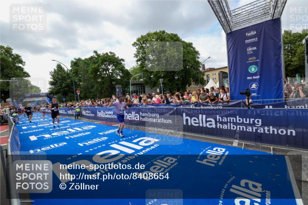 29.06.2025 - hella hamburg halbmarathon Zöllner http://msf.ph/oto/8408654 29.06.2025 10:43:22 Ziel 3109, 3124, 3146, 10099, 13348, 15921, 16314, 16720, 16997, 18274, 18987 meine-sportfotos.de