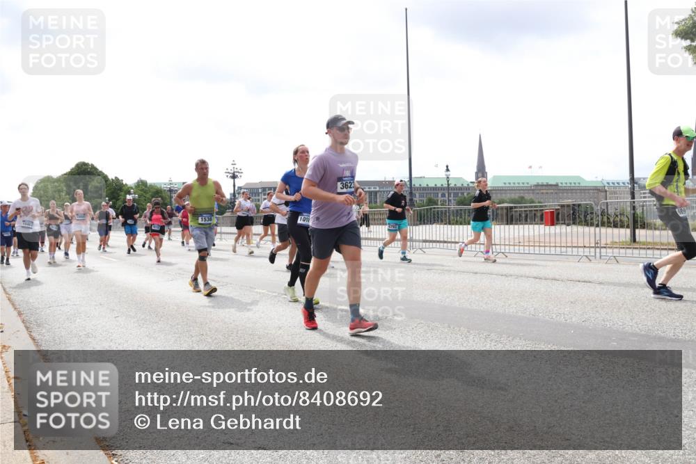 29.06.2025 - hella hamburg halbmarathon Lena Gebhardt http://msf.ph/oto/8408692 29.06.2025 10:41:34 Lombardsbrücke 1536, 10483, 101, 3623, 6793, 689, 1314, 1509, 1536, 1542, 1623, 1712, 1731, 2153, 2229, 2258, 2805, 3344, 3532, 3533, 3623, 4412, 4415, 4541, 4610, 4787, 5086, 5225, 5432, 5688, 5689, 5928, 5942, 6088, 6250, 6320, 6450, 6474, 6618, 6793, 6894, 7022, 7023, 7477, 7661, 7821, 7955, 7968, 8004, 8162, 8163, 8293, 8300, 8301, 8385, 8443, 8586, 8751, 8848, 8878, 8897, 8992, 9588, 9962, 10181, 10269, 10348, 10407, 10483, 10835, 11011, 11166 meine-sportfotos.de