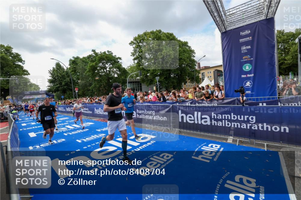 29.06.2025 - hella hamburg halbmarathon Zöllner http://msf.ph/oto/8408704 29.06.2025 10:43:25 Ziel 2653, 3109, 3124, 3146, 5506, 8664, 10099, 10237, 13348, 15921, 16720, 16997, 17391, 18274, 18942, 18987, 19009, 19051 meine-sportfotos.de