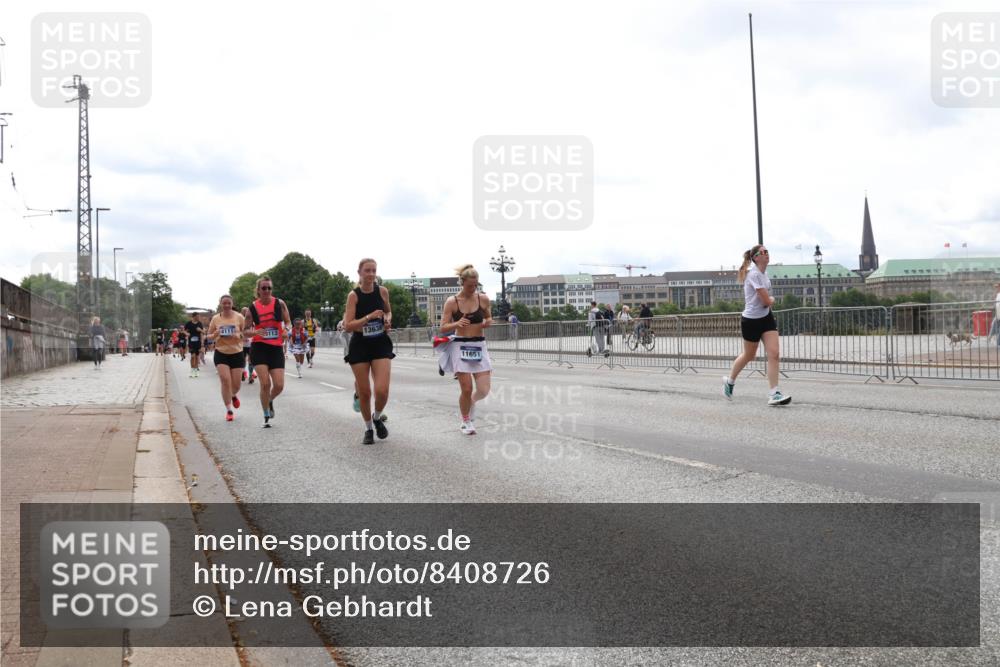 29.06.2025 - hella hamburg halbmarathon Lena Gebhardt http://msf.ph/oto/8408726 29.06.2025 10:24:52 Lombardsbrücke 4111, 113, 13638, 11651, 1064, 1352, 1395, 1740, 2000, 2108, 2249, 2280, 2944, 3053, 3099, 3113, 3132, 3421, 3786, 3920, 4008, 4010, 4111, 4221, 4444, 4464, 5126, 5138, 5829, 5830, 6261, 6570, 7778, 7975, 8083, 9573, 10907, 11400, 11651, 11816, 11817, 11921, 12070, 12303, 13111, 13113, 13380, 13573, 13638, 14143, 14649, 14898, 15124, 15153, 15679, 15942, 15975, 17185, 17535, 17954, 18194, 18198 meine-sportfotos.de