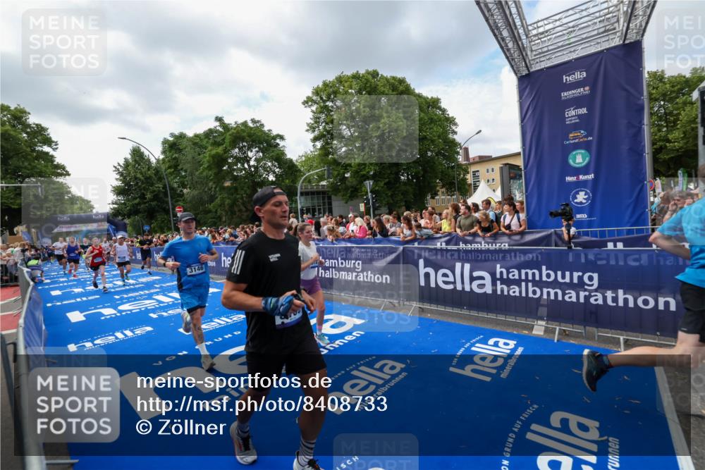 29.06.2025 - hella hamburg halbmarathon Zöllner http://msf.ph/oto/8408733 29.06.2025 10:43:26 Ziel 2653, 3109, 3124, 3146, 3928, 5506, 8664, 10099, 10237, 13348, 15921, 16720, 17391, 18274, 18942, 18987, 19009, 19051 meine-sportfotos.de