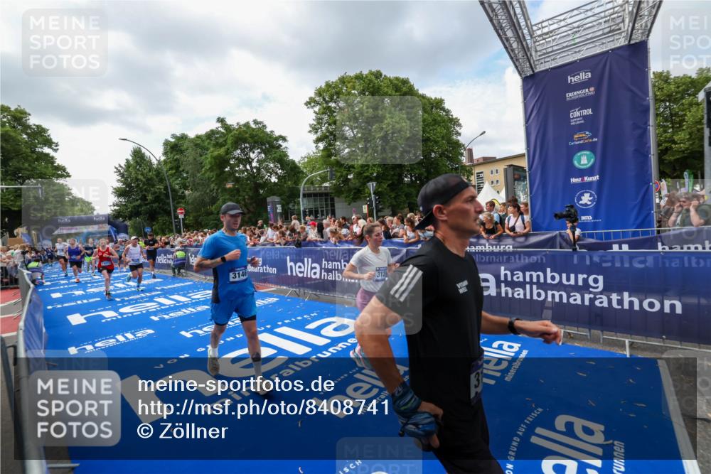 29.06.2025 - hella hamburg halbmarathon Zöllner http://msf.ph/oto/8408741 29.06.2025 10:43:26 Ziel 2653, 3109, 3124, 3146, 3928, 5506, 8664, 10099, 10237, 13348, 15921, 16720, 17391, 18274, 18942, 18987, 19009, 19051 meine-sportfotos.de