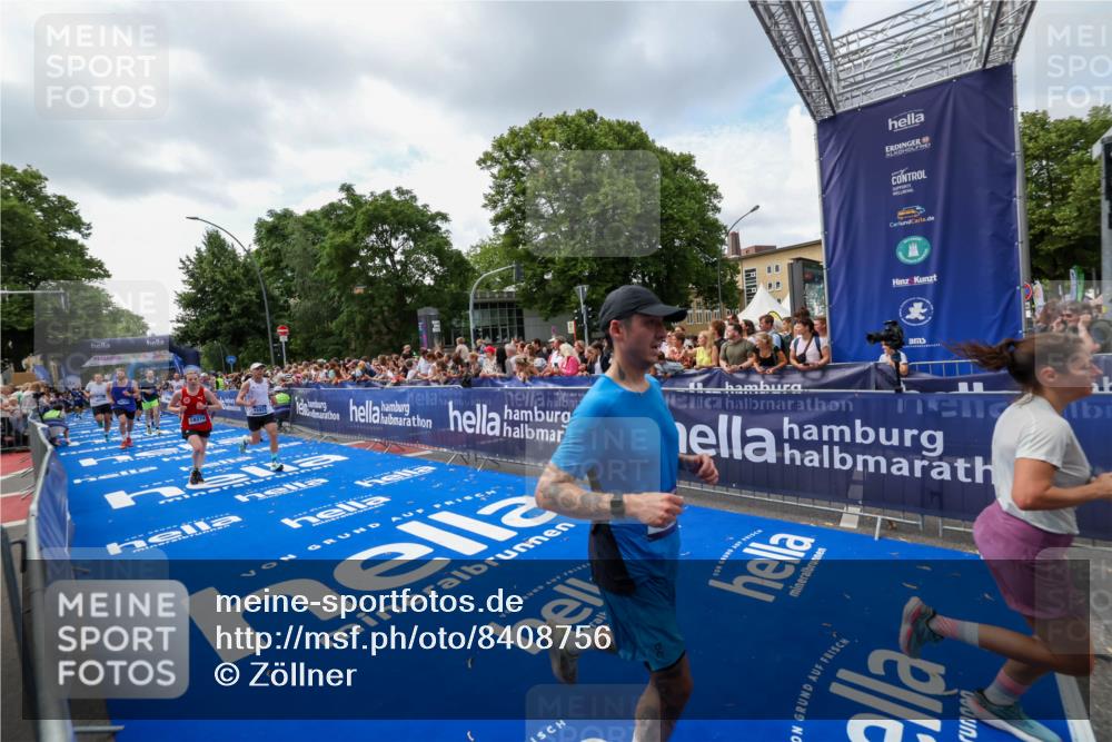 29.06.2025 - hella hamburg halbmarathon Zöllner http://msf.ph/oto/8408756 29.06.2025 10:43:27 Ziel 2653, 3109, 3124, 3146, 3928, 5506, 8664, 10237, 13348, 15921, 16720, 17391, 18274, 18942, 18987, 19009, 19051 meine-sportfotos.de