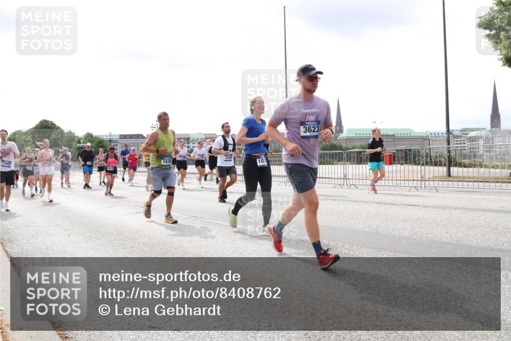 29.06.2025 - hella hamburg halbmarathon Lena Gebhardt http://msf.ph/oto/8408762 29.06.2025 10:41:34 Lombardsbrücke 3344, 1536, 10483, 4610, 10, 3623, 1314, 1509, 1536, 1542, 1623, 1712, 1731, 2153, 2229, 2258, 2805, 3344, 3532, 3533, 3623, 4412, 4415, 4541, 4610, 4787, 5086, 5225, 5432, 5688, 5689, 5928, 5942, 6088, 6250, 6320, 6450, 6474, 6618, 6793, 6894, 7022, 7023, 7477, 7661, 7821, 7955, 7968, 8004, 8162, 8163, 8293, 8300, 8301, 8385, 8443, 8586, 8751, 8848, 8878, 8897, 8992, 9588, 9962, 10181, 10269, 10348, 10407, 10483, 10835, 11011, 11166 meine-sportfotos.de
