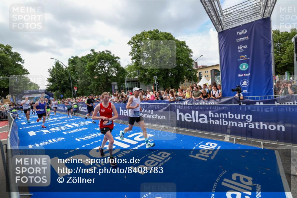 29.06.2025 - hella hamburg halbmarathon Zöllner http://msf.ph/oto/8408783 29.06.2025 10:43:28 Ziel 2653, 3146, 3928, 5436, 5506, 8664, 9931, 10237, 13348, 15921, 16720, 17391, 18274, 18942, 18987, 19009, 19051 meine-sportfotos.de