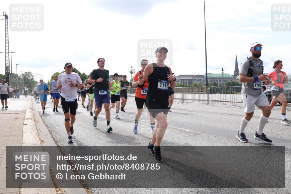 29.06.2025 - hella hamburg halbmarathon Lena Gebhardt http://msf.ph/oto/8408785 29.06.2025 10:16:53 Lombardsbrücke 6941, 1867, 920, 1117, 17845, 240, 1117, 1137, 1240, 1244, 1298, 1331, 1348, 1356, 1403, 1553, 1602, 1825, 2225, 2347, 2908, 2912, 3030, 3088, 3156, 3176, 3210, 3450, 3484, 3622, 3687, 4478, 5036, 5037, 5390, 5929, 5930, 5995, 6328, 6488, 6742, 6941, 6948, 7114, 7115, 7158, 7257, 7345, 7358, 7360, 7376, 7924, 7928, 8263, 8295, 8317, 8513, 8558, 8619, 8707, 8847, 8857, 8983, 9091, 9208, 9332, 9492, 9664, 9676, 10076, 10232 meine-sportfotos.de