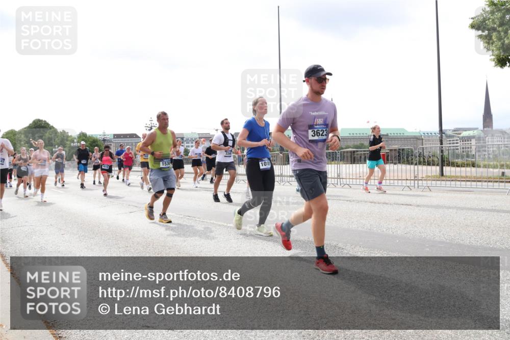 29.06.2025 - hella hamburg halbmarathon Lena Gebhardt http://msf.ph/oto/8408796 29.06.2025 10:41:34 Lombardsbrücke 1536, 4610, 3344, 10181, 3623, 1314, 1509, 1536, 1542, 1623, 1712, 1731, 2153, 2229, 2258, 2805, 3344, 3532, 3533, 3623, 4412, 4415, 4541, 4610, 4787, 5086, 5225, 5432, 5688, 5689, 5928, 5942, 6088, 6250, 6320, 6450, 6474, 6618, 6793, 6894, 7022, 7023, 7477, 7661, 7821, 7955, 7968, 8004, 8162, 8163, 8293, 8300, 8301, 8385, 8443, 8586, 8751, 8848, 8878, 8897, 8992, 9588, 9962, 10181, 10269, 10348, 10407, 10483, 10835, 11011, 11166 meine-sportfotos.de
