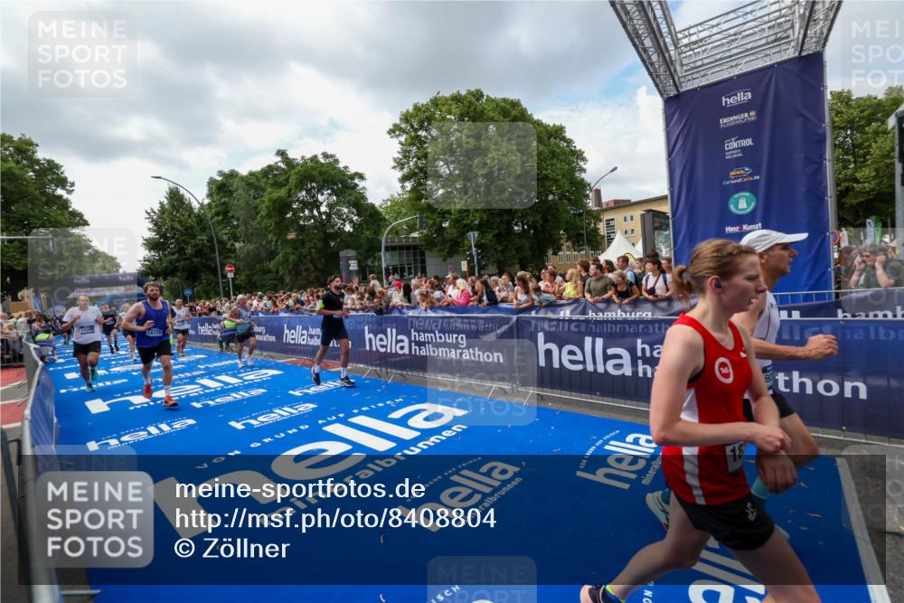 29.06.2025 - hella hamburg halbmarathon Zöllner http://msf.ph/oto/8408804 29.06.2025 10:43:29 Ziel 2653, 3928, 5124, 5436, 5506, 7635, 8664, 9931, 10237, 13348, 15921, 16720, 17391, 18274, 18810, 18942, 18987, 19009, 19051 meine-sportfotos.de