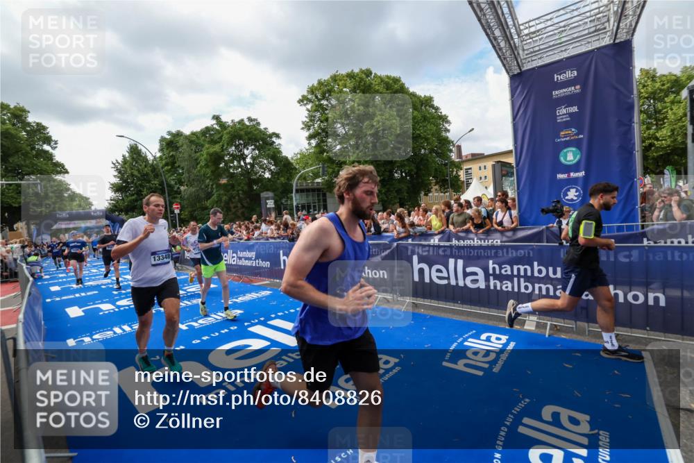 29.06.2025 - hella hamburg halbmarathon Zöllner http://msf.ph/oto/8408826 29.06.2025 10:43:30 Ziel 2653, 3928, 5124, 5436, 5506, 7635, 8664, 9931, 10237, 10246, 11648, 13348, 16338, 16720, 17391, 18513, 18810, 18942, 18987, 19009, 19051 meine-sportfotos.de