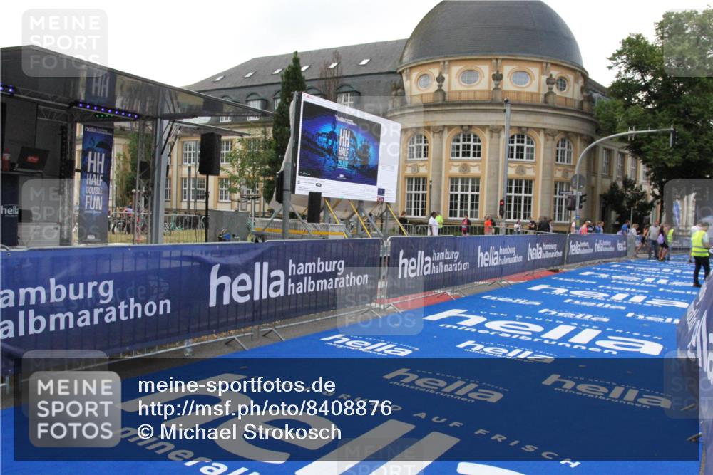 29.06.2025 - hella hamburg halbmarathon Michael Strokosch http://msf.ph/oto/8408876 29.06.2025 08:36:55 Ziel  meine-sportfotos.de