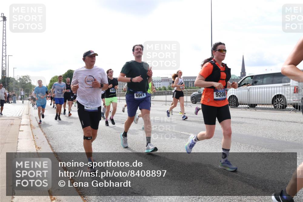 29.06.2025 - hella hamburg halbmarathon Lena Gebhardt http://msf.ph/oto/8408897 29.06.2025 10:16:54 Lombardsbrücke 1032, 3450, 10, 6941, 9208, 1117, 1137, 1240, 1298, 1331, 1348, 1356, 1403, 1553, 1602, 1825, 2225, 2347, 2908, 2912, 3088, 3156, 3176, 3210, 3450, 3484, 3622, 3687, 4478, 5036, 5037, 5390, 5929, 5930, 5995, 6328, 6488, 6742, 6941, 6948, 7114, 7115, 7158, 7257, 7345, 7358, 7360, 7376, 7924, 7928, 8263, 8295, 8317, 8513, 8558, 8619, 8707, 8847, 8857, 8983, 9091, 9208, 9332, 9492, 9664, 9676, 10076, 10232 meine-sportfotos.de