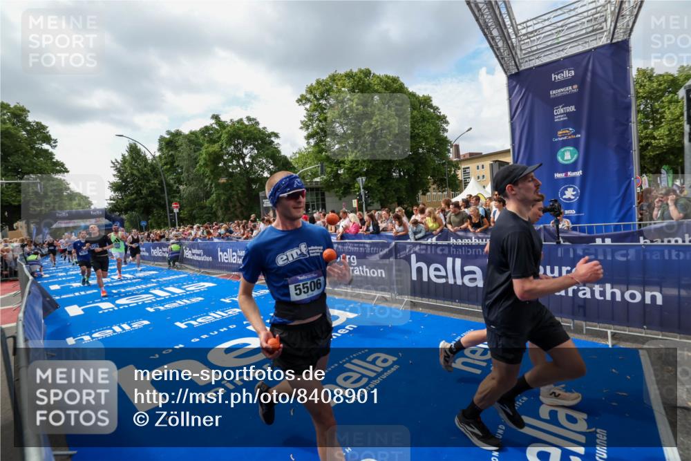 29.06.2025 - hella hamburg halbmarathon Zöllner http://msf.ph/oto/8408901 29.06.2025 10:43:33 Ziel 3928, 4080, 5124, 5436, 5506, 7635, 8664, 9931, 10237, 10246, 11648, 12623, 14484, 16338, 17391, 18513, 18775, 18810, 18942, 19051, 19229 meine-sportfotos.de