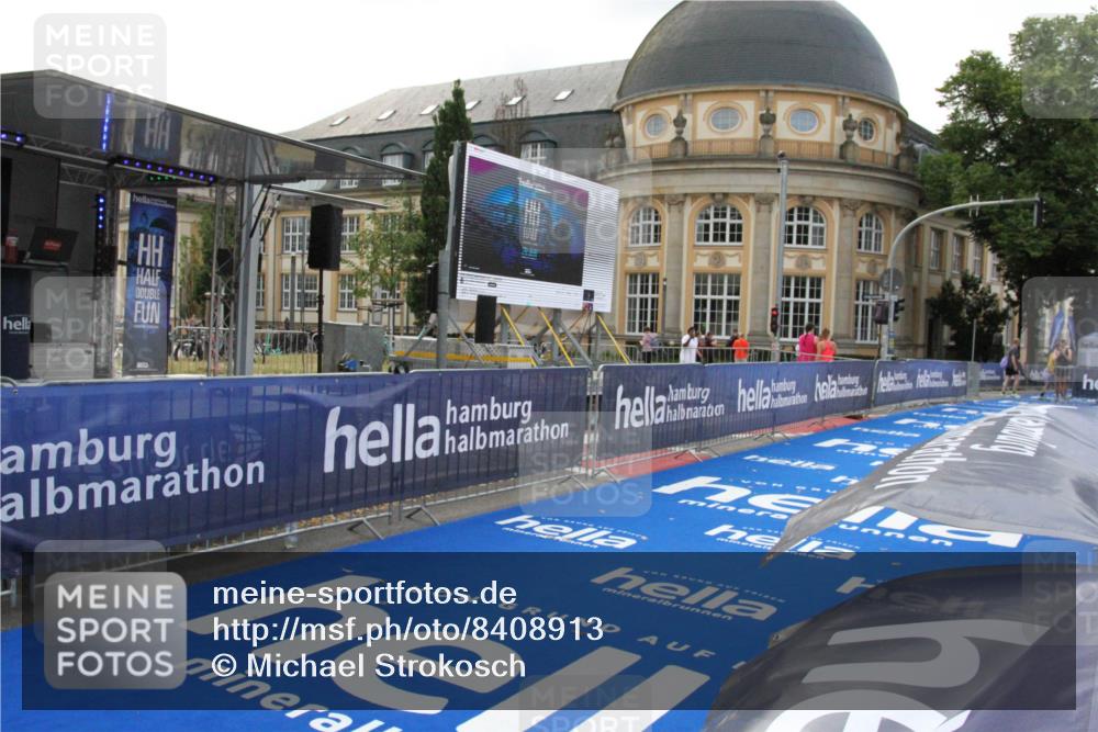 29.06.2025 - hella hamburg halbmarathon Michael Strokosch http://msf.ph/oto/8408913 29.06.2025 08:38:16 Ziel  meine-sportfotos.de
