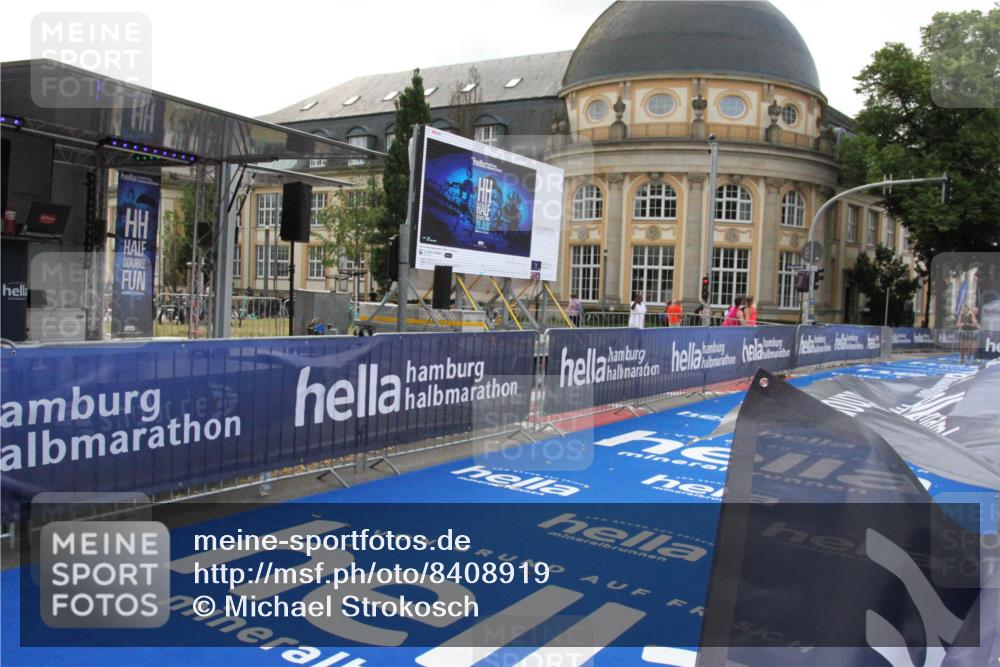 29.06.2025 - hella hamburg halbmarathon Michael Strokosch http://msf.ph/oto/8408919 29.06.2025 08:38:17 Ziel  meine-sportfotos.de