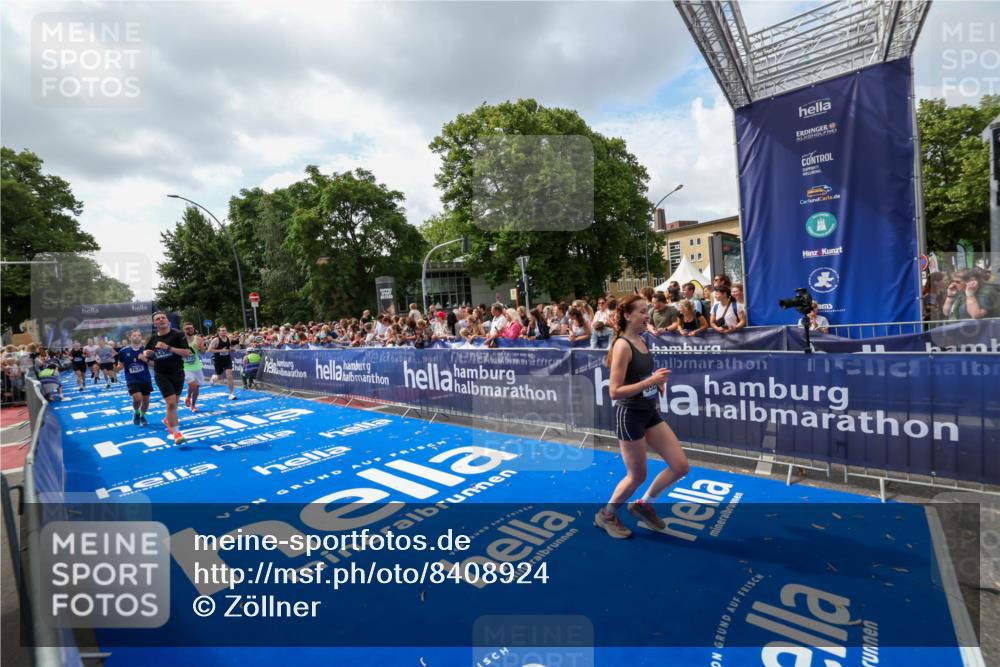 29.06.2025 - hella hamburg halbmarathon Zöllner http://msf.ph/oto/8408924 29.06.2025 10:43:34 Ziel 3928, 4080, 5124, 5436, 5506, 7635, 8664, 9931, 10246, 11648, 12623, 14484, 16338, 18513, 18775, 18810, 18942, 19229 meine-sportfotos.de