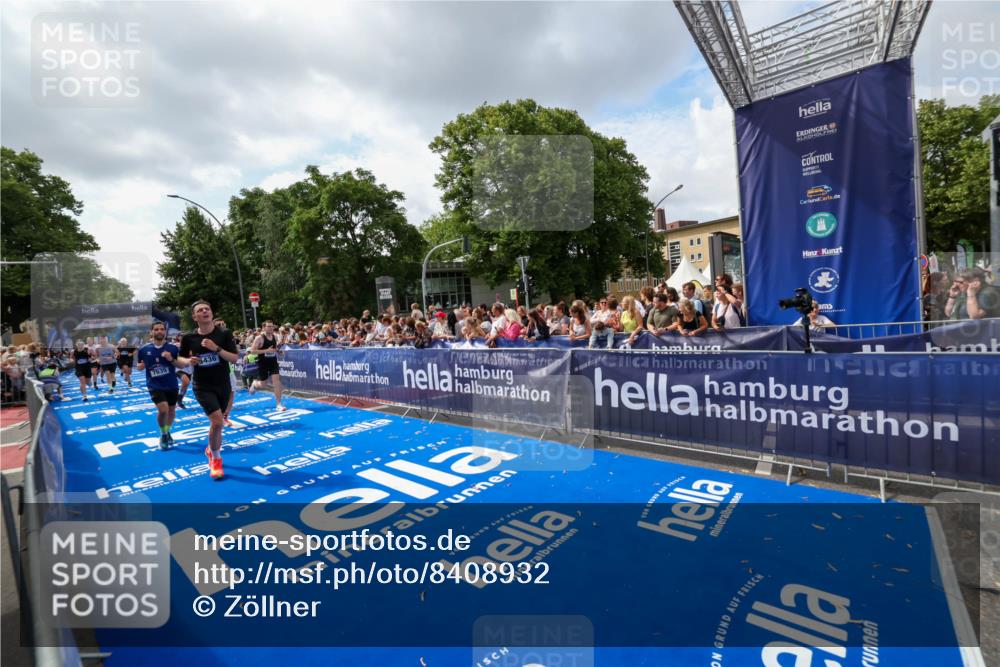 29.06.2025 - hella hamburg halbmarathon Zöllner http://msf.ph/oto/8408932 29.06.2025 10:43:35 Ziel 3928, 4080, 5124, 5436, 7635, 9931, 10246, 11648, 12623, 13996, 14484, 16338, 18513, 18775, 18810, 19229 meine-sportfotos.de