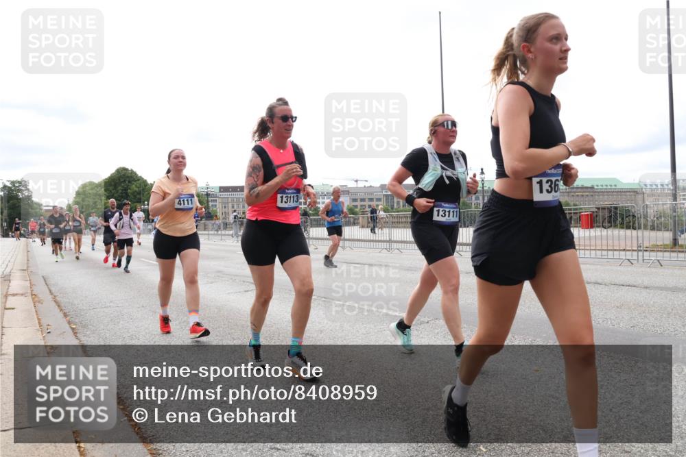 29.06.2025 - hella hamburg halbmarathon Lena Gebhardt http://msf.ph/oto/8408959 29.06.2025 10:24:54 Lombardsbrücke 4111, 13113, 13111, 136, 1352, 1395, 1740, 2000, 2108, 2249, 2280, 2944, 3053, 3099, 3113, 3132, 3421, 3786, 3920, 4008, 4010, 4111, 4221, 4444, 5126, 5138, 5829, 5830, 6261, 6570, 7778, 8083, 9573, 10907, 11400, 11651, 11816, 11817, 11921, 12070, 12303, 13111, 13113, 13380, 13638, 14143, 14649, 14898, 15124, 15153, 15679, 15942, 15975, 17185, 17535, 17954, 18194, 18198 meine-sportfotos.de