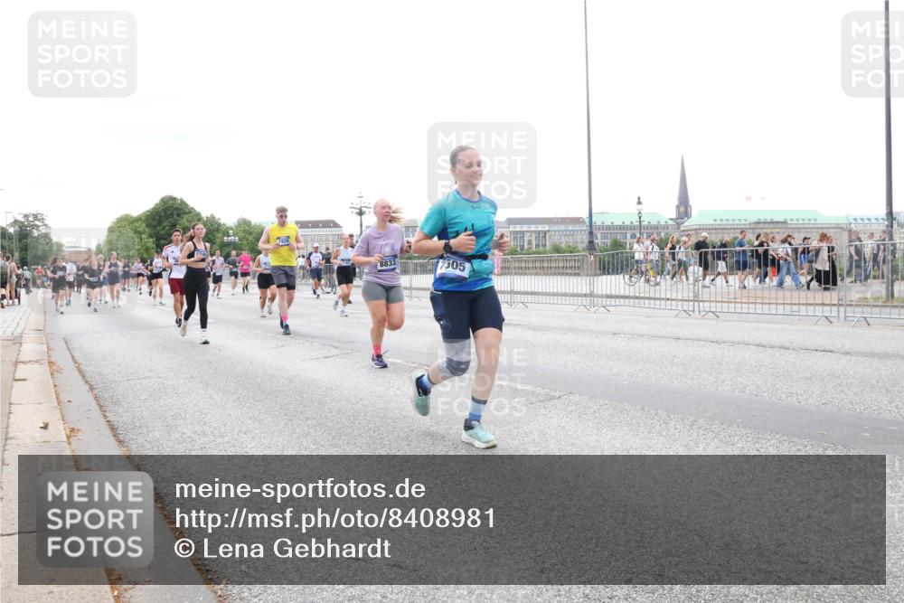 29.06.2025 - hella hamburg halbmarathon Lena Gebhardt http://msf.ph/oto/8408981 29.06.2025 10:50:48 Lombardsbrücke 713, 1828, 8833, 7505, 1129, 1208, 1259, 1828, 1930, 2047, 2200, 2358, 2859, 3184, 3203, 3229, 3647, 3680, 3838, 4642, 4695, 4771, 4848, 4961, 5131, 5286, 5289, 6178, 7133, 7141, 7161, 7505, 7677, 7770, 7771, 7825, 7938, 8200, 8299, 8779, 8833, 8834, 8986, 9096, 9168, 9933, 10029, 10437, 10552, 10614, 10636, 10744, 11052, 11252, 11577, 11696, 12392, 12393, 13887, 14102, 14534, 14591, 15017, 15230, 15416 meine-sportfotos.de