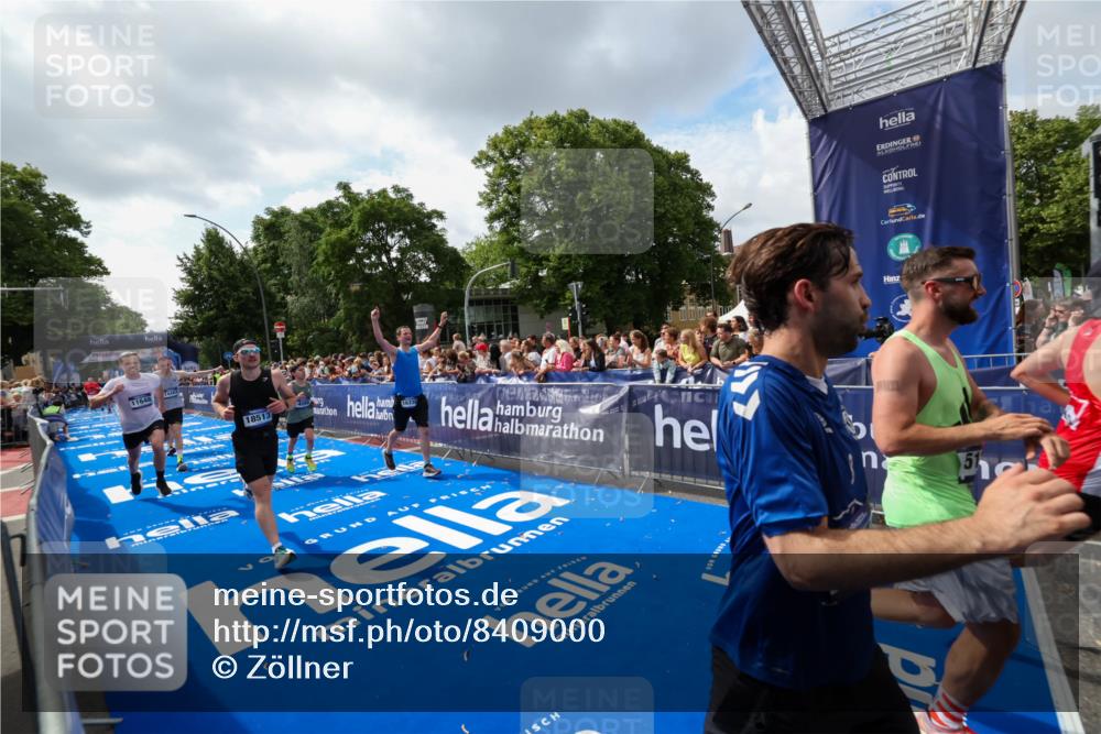29.06.2025 - hella hamburg halbmarathon Zöllner http://msf.ph/oto/8409000 29.06.2025 10:43:37 Ziel 3116, 4080, 5124, 5436, 7635, 9931, 10246, 11648, 12623, 13996, 14484, 14690, 16338, 17912, 18513, 18775, 18810, 19229 meine-sportfotos.de