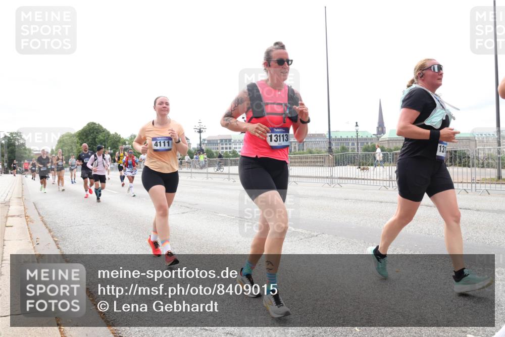 29.06.2025 - hella hamburg halbmarathon Lena Gebhardt http://msf.ph/oto/8409015 29.06.2025 10:24:54 Lombardsbrücke 4111, 13113, 131, 1352, 1395, 1740, 2000, 2108, 2249, 2280, 2944, 3053, 3099, 3113, 3132, 3421, 3786, 3920, 4008, 4010, 4111, 4221, 4444, 5126, 5138, 5829, 5830, 6261, 6570, 7778, 8083, 9573, 10907, 11400, 11651, 11816, 11817, 11921, 12070, 12303, 13111, 13113, 13380, 13638, 14143, 14649, 14898, 15124, 15153, 15679, 15942, 15975, 17185, 17535, 17954, 18194, 18198 meine-sportfotos.de