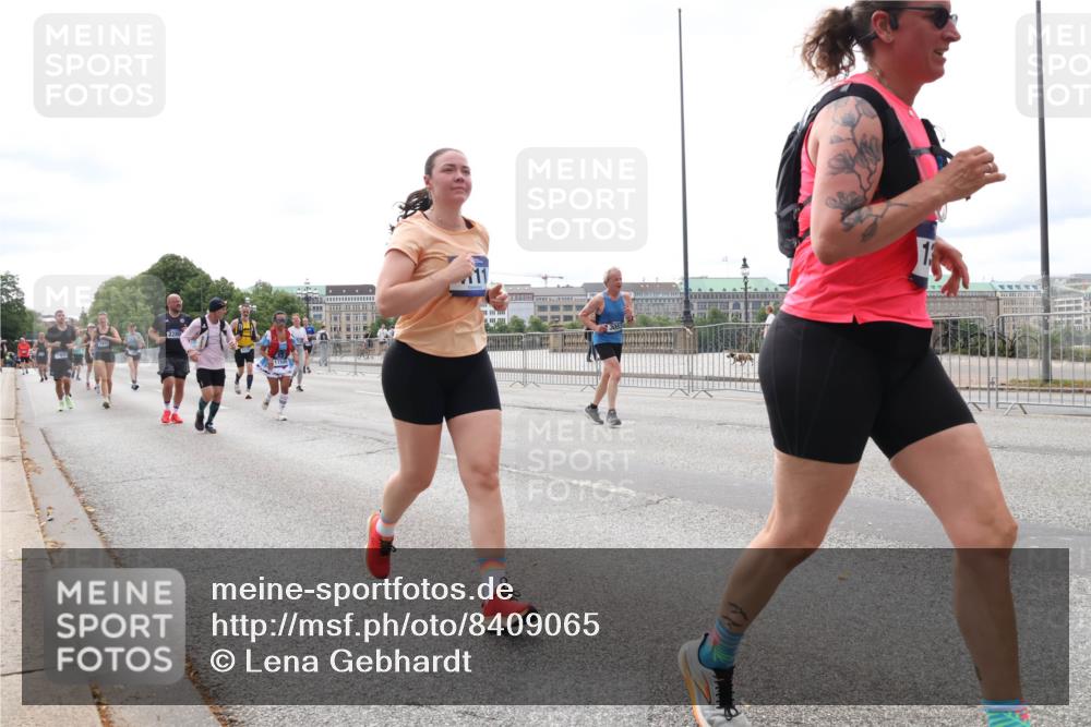 29.06.2025 - hella hamburg halbmarathon Lena Gebhardt http://msf.ph/oto/8409065 29.06.2025 10:24:55 Lombardsbrücke 2280, 17535, 13, 1352, 1395, 1740, 2000, 2108, 2249, 2280, 2944, 3053, 3099, 3113, 3132, 3421, 3920, 4008, 4010, 4111, 4221, 4444, 5126, 5138, 5829, 5830, 6261, 6570, 7778, 8083, 9573, 10907, 11400, 11651, 11816, 11817, 11921, 12070, 12303, 13111, 13113, 13638, 14649, 14898, 15124, 15153, 15679, 15942, 15975, 17185, 17535, 17954, 18194, 18198 meine-sportfotos.de