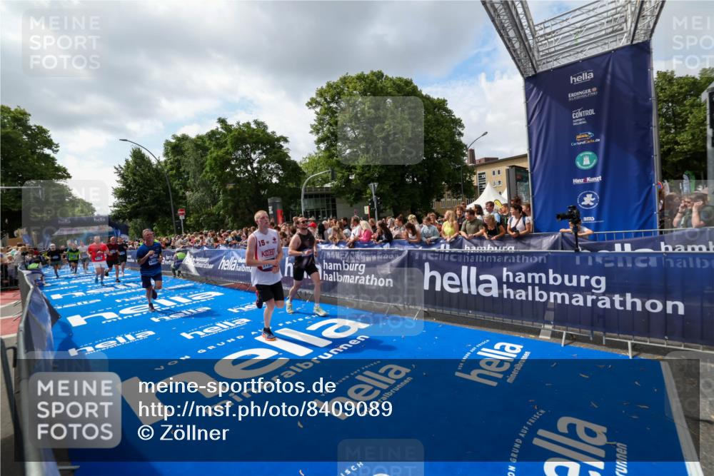 29.06.2025 - hella hamburg halbmarathon Zöllner http://msf.ph/oto/8409089 29.06.2025 10:43:43 Ziel 3116, 4318, 6903, 6991, 9114, 13421, 13996, 14201, 14210, 14690, 15328, 15932, 17912, 18449, 19090 meine-sportfotos.de