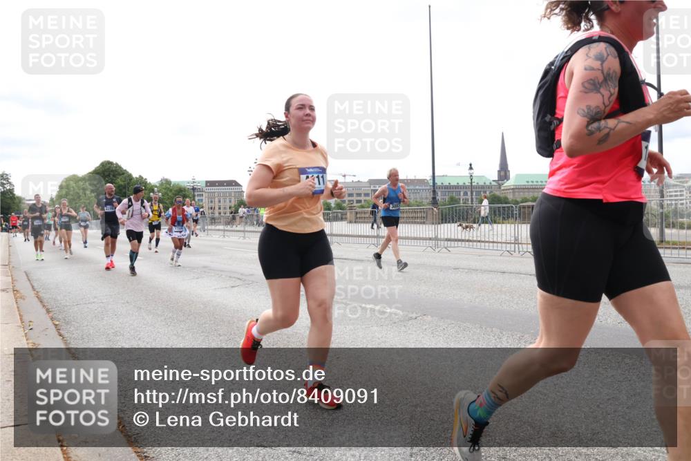 29.06.2025 - hella hamburg halbmarathon Lena Gebhardt http://msf.ph/oto/8409091 29.06.2025 10:24:55 Lombardsbrücke 2280, 17535, 1352, 1395, 1740, 2000, 2108, 2249, 2280, 2944, 3053, 3099, 3113, 3132, 3421, 3920, 4008, 4010, 4111, 4221, 4444, 5126, 5138, 5829, 5830, 6261, 6570, 7778, 8083, 9573, 10907, 11400, 11651, 11816, 11817, 11921, 12070, 12303, 13111, 13113, 13638, 14649, 14898, 15124, 15153, 15679, 15942, 15975, 17185, 17535, 17954, 18194, 18198 meine-sportfotos.de