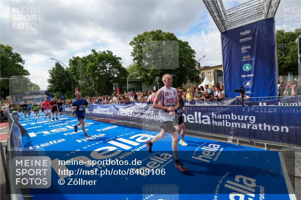 29.06.2025 - hella hamburg halbmarathon Zöllner http://msf.ph/oto/8409106 29.06.2025 10:43:44 Ziel 1976, 3116, 4318, 6903, 6991, 9114, 9159, 13421, 13996, 14201, 14210, 14690, 15328, 15932, 16105, 17912, 18449, 19090 meine-sportfotos.de