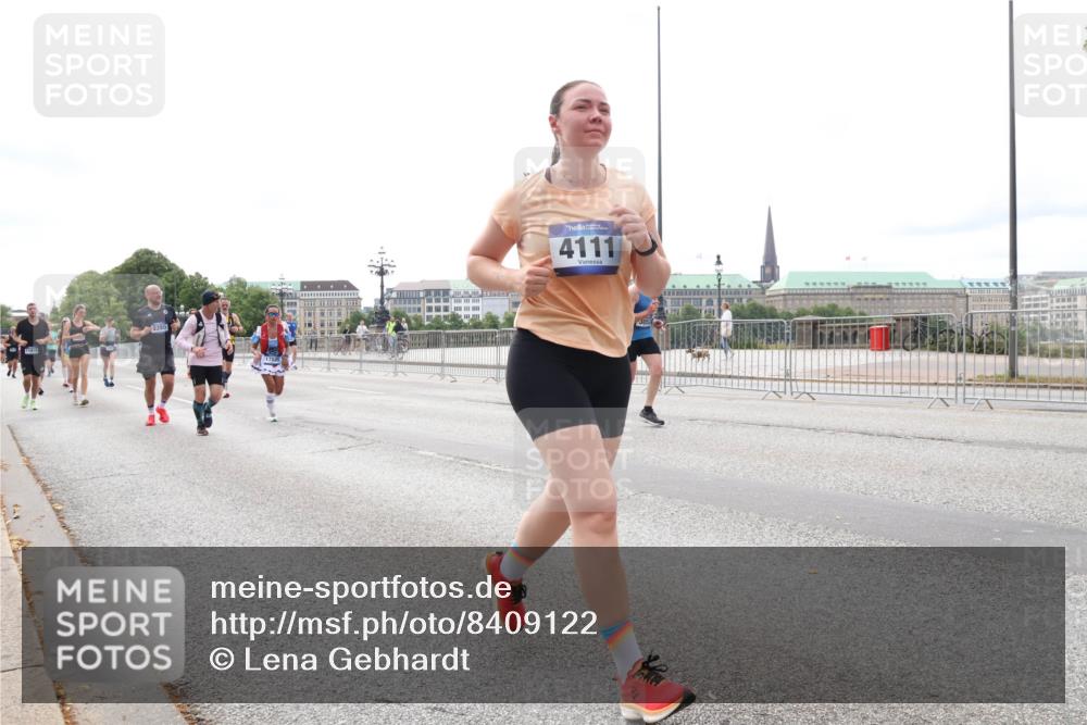 29.06.2025 - hella hamburg halbmarathon Lena Gebhardt http://msf.ph/oto/8409122 29.06.2025 10:24:55 Lombardsbrücke 2280, 17535, 4111, 1352, 1395, 1740, 2000, 2108, 2249, 2280, 2944, 3053, 3099, 3113, 3132, 3421, 3920, 4008, 4010, 4111, 4221, 4444, 5126, 5138, 5829, 5830, 6261, 6570, 7778, 8083, 9573, 10907, 11400, 11651, 11816, 11817, 11921, 12070, 12303, 13111, 13113, 13638, 14649, 14898, 15124, 15153, 15679, 15942, 15975, 17185, 17535, 17954, 18194, 18198 meine-sportfotos.de