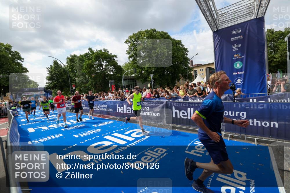29.06.2025 - hella hamburg halbmarathon Zöllner http://msf.ph/oto/8409126 29.06.2025 10:43:45 Ziel 1976, 3116, 4318, 6903, 6991, 9114, 9159, 11153, 11848, 13421, 14201, 14210, 14690, 15328, 15932, 16105, 17912, 18449, 19090 meine-sportfotos.de
