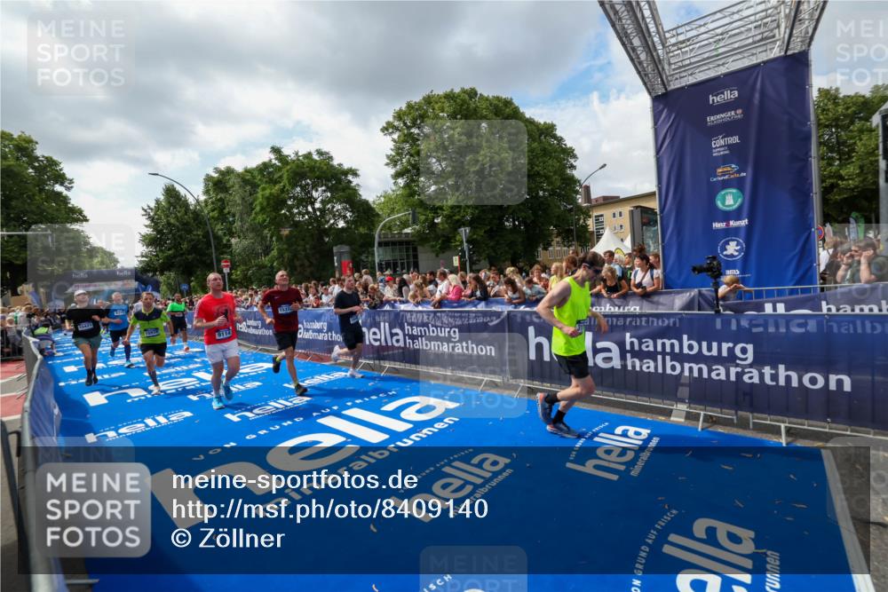 29.06.2025 - hella hamburg halbmarathon Zöllner http://msf.ph/oto/8409140 29.06.2025 10:43:46 Ziel 1976, 3116, 4318, 6903, 6991, 9114, 9159, 11153, 11848, 13421, 14201, 14210, 15328, 15512, 15932, 16062, 16105, 18449, 19090 meine-sportfotos.de