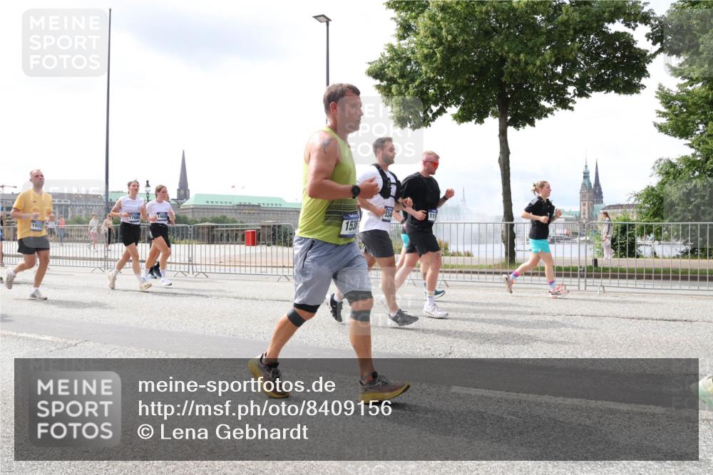 29.06.2025 - hella hamburg halbmarathon Lena Gebhardt http://msf.ph/oto/8409156 29.06.2025 10:41:36 Lombardsbrücke 16021, 17684, 1536, 11, 1314, 1509, 1536, 1542, 1623, 1648, 1712, 1731, 2153, 2229, 2258, 2805, 3344, 3532, 3533, 3623, 4412, 4415, 4541, 4610, 4787, 5225, 5432, 5688, 5689, 5928, 5942, 6088, 6250, 6320, 6450, 6618, 6793, 6894, 7022, 7023, 7477, 7821, 7955, 7968, 8004, 8162, 8163, 8293, 8300, 8301, 8385, 8443, 8586, 8751, 8848, 8878, 8897, 8992, 9467, 9588, 9962, 10181, 10348, 10483, 10835, 11011, 11166 meine-sportfotos.de